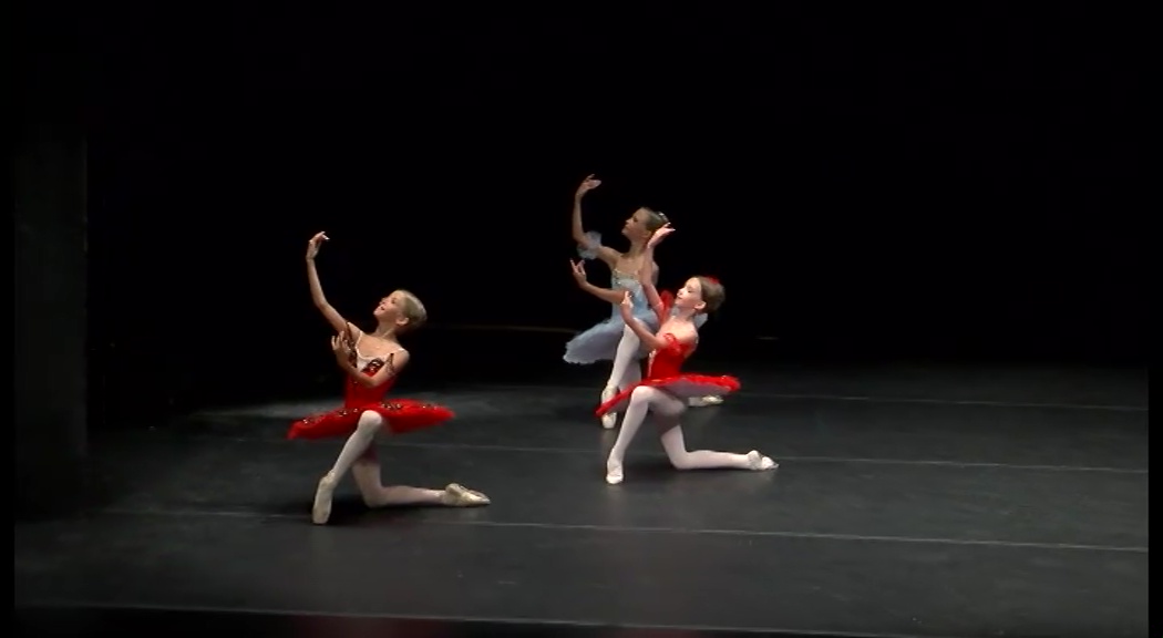 Fin de curso del Ballet de Vazhovets de Bielorrusia